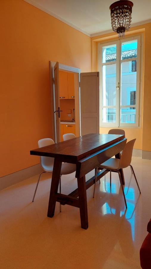 La Casa Del Mago Camere E Appartamenti Pissignano Exteriör bild