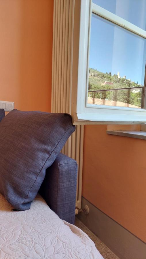 La Casa Del Mago Camere E Appartamenti Pissignano Exteriör bild